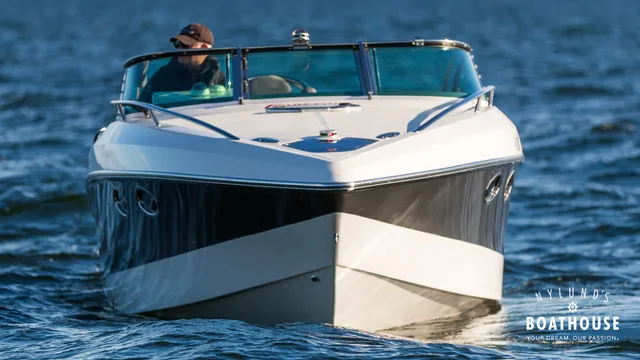 Hydrolift C-31 R Carbon — Cruising