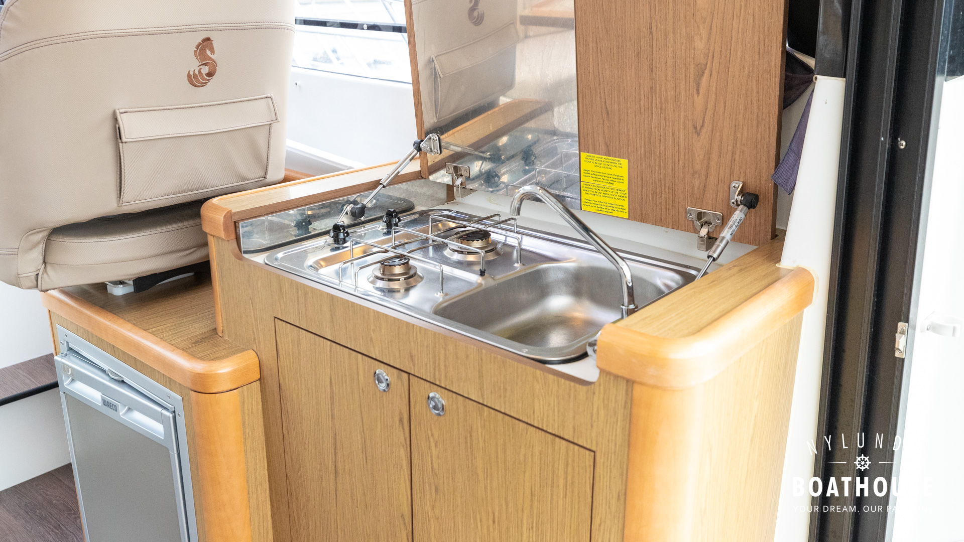 Beneteau Antares 8.80 OB - Image 6