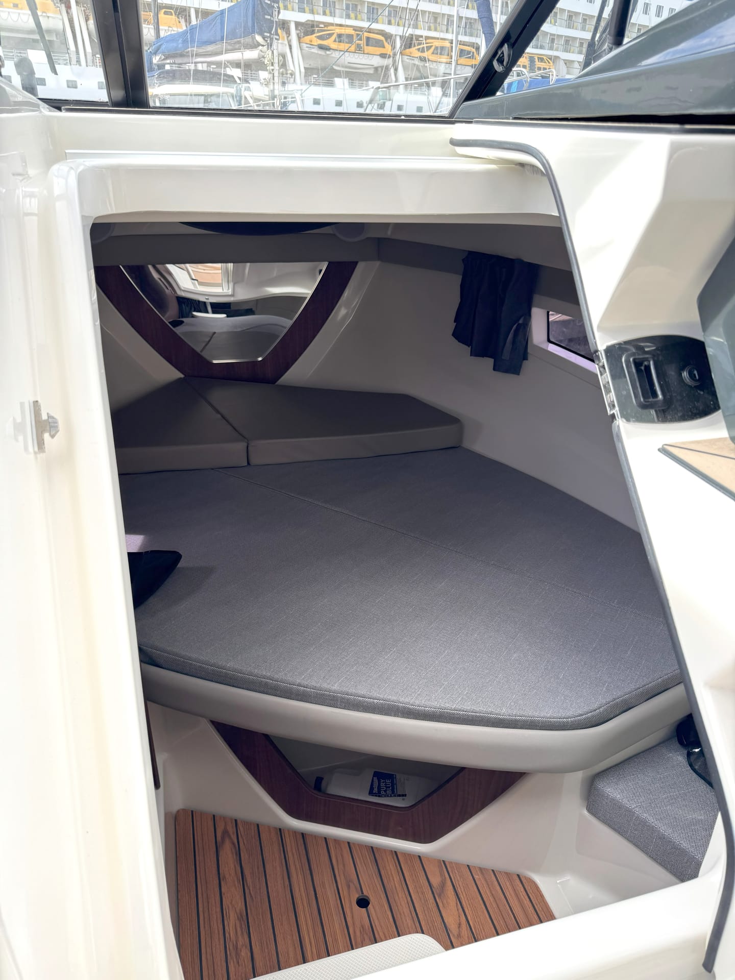 Quicksilver Activ 805 cruiser - Image 8