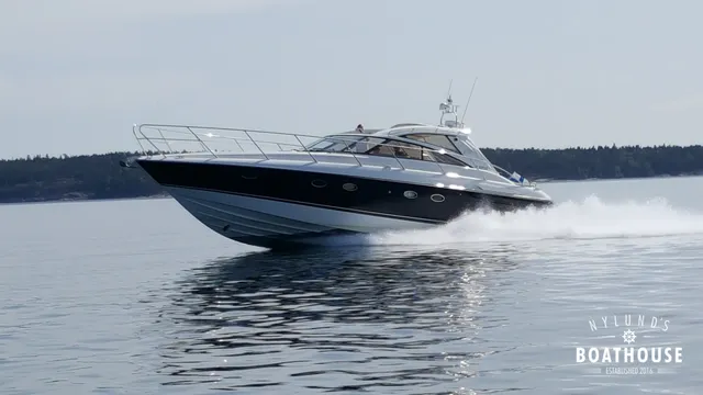 Princess V48 — Cruising