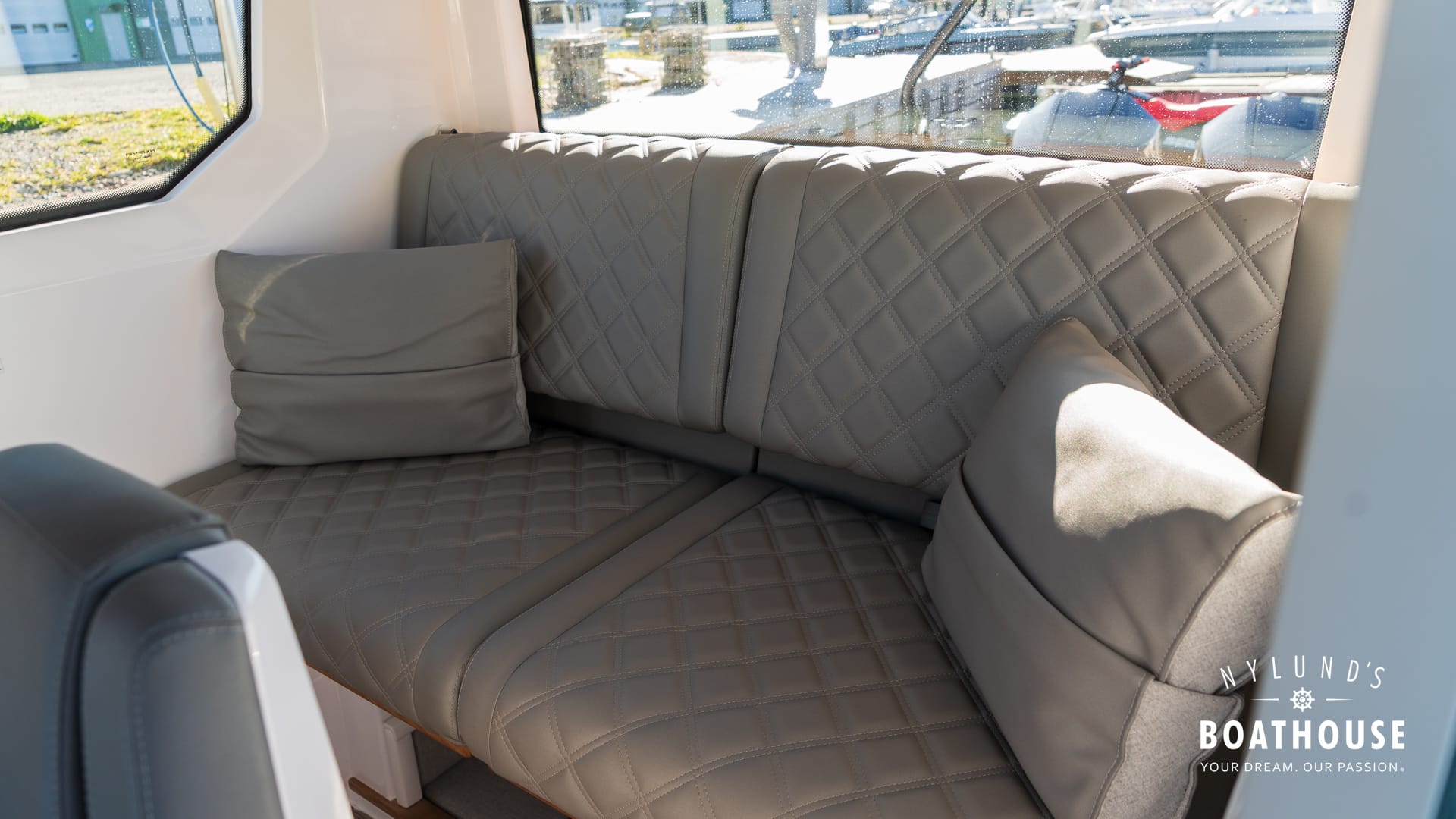 Axopar 28 Cabin - Image 80