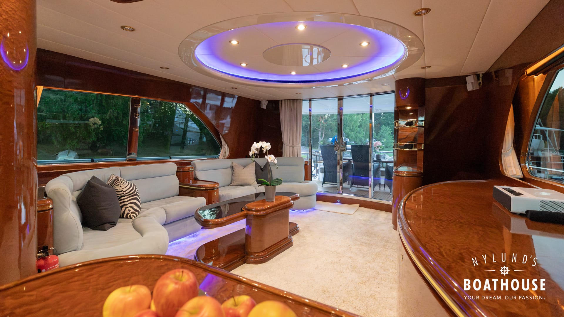 Elegance 68 - Image 34