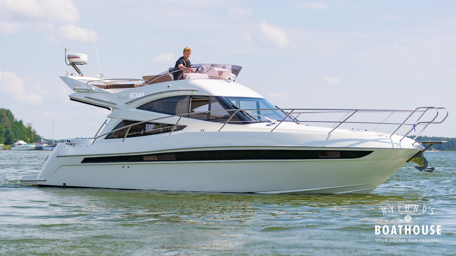 Galeon 340 Fly - Image 2