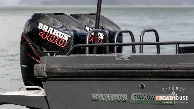 Axopar Brabus Shadow 800 Sun Top — En navigation