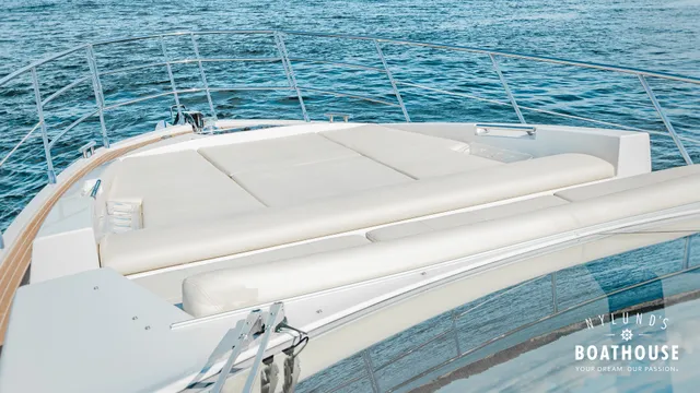 Azimut 55S