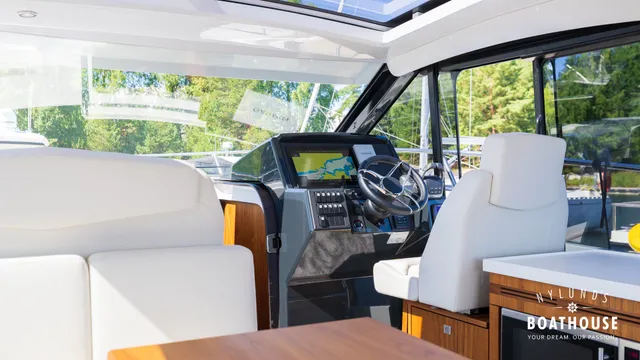 Grandezza 37 CA — Interior