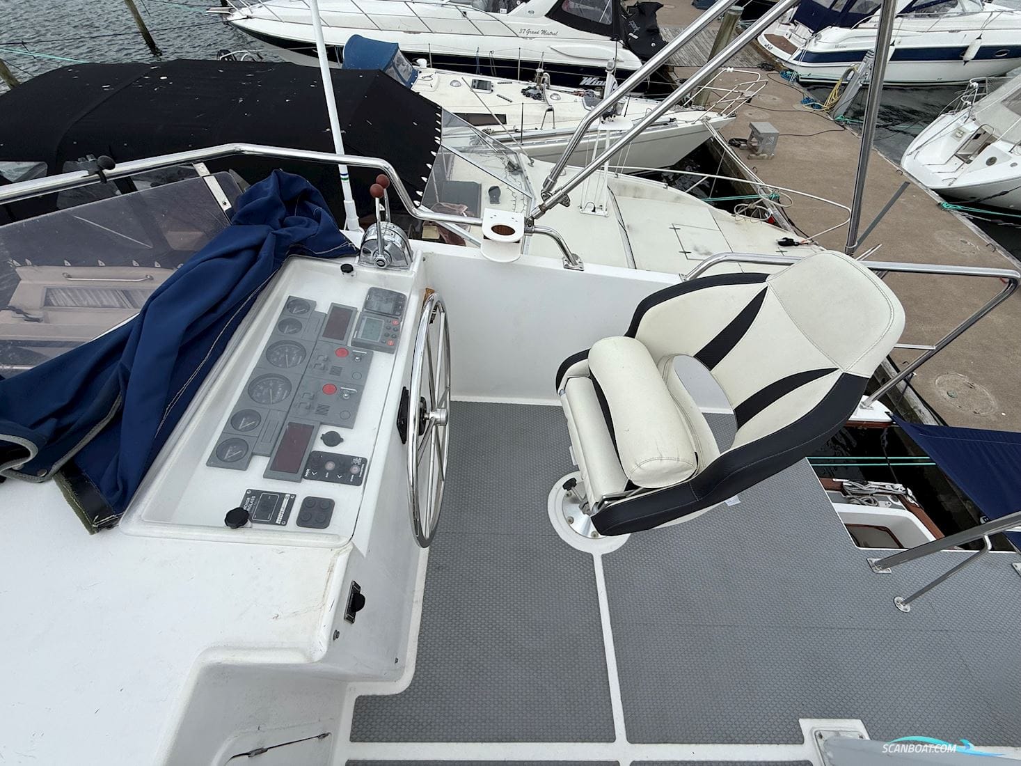 Halvorsen 32 Gourmet Cruiser - Image 8
