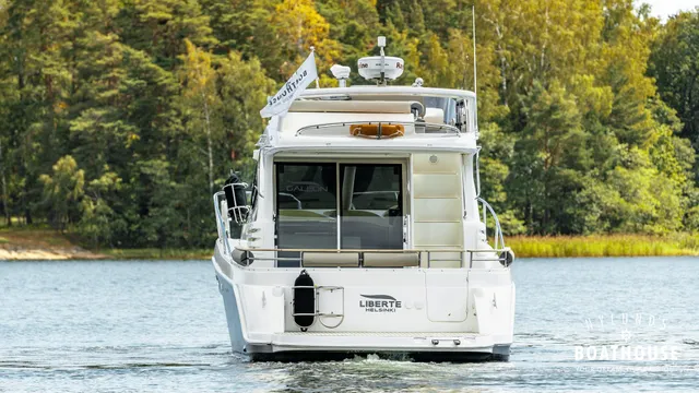 Galeon 330 Fly