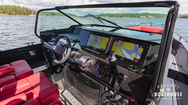 Axopar Brabus Shadow 800 Sun Top — Extérieur