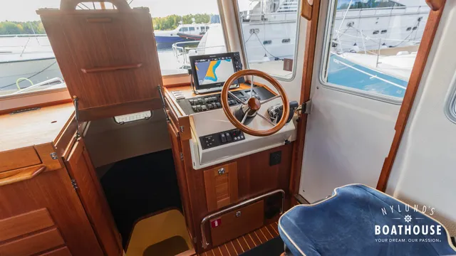 Targa 30.1 — Interior