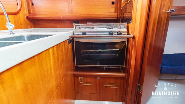 Delphia  D37