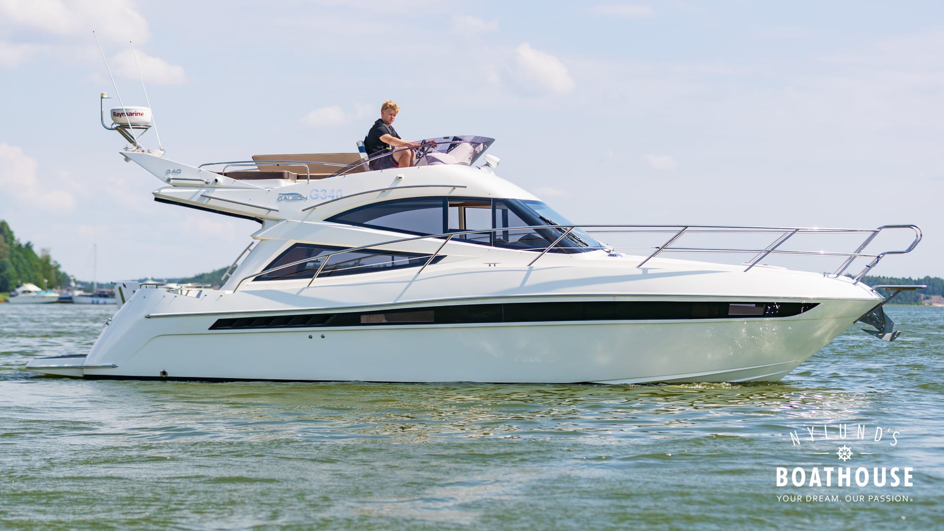 Galeon 340 Fly - Image 1
