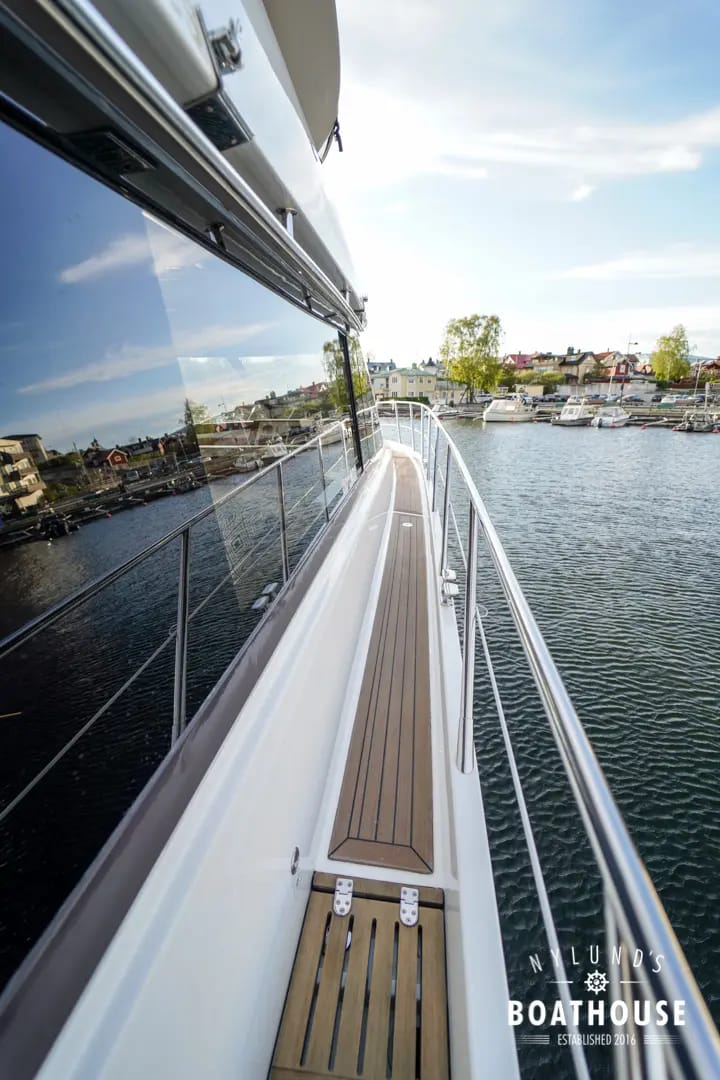 Sealine F46 - Image 9