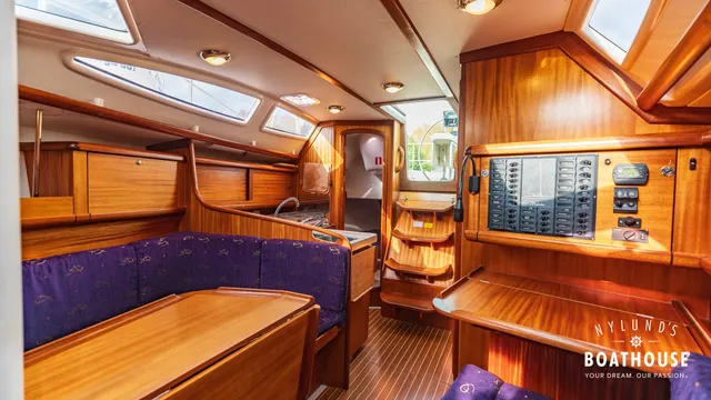 Delphia  D37