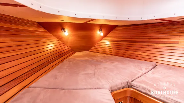 Brizo Yachts 28