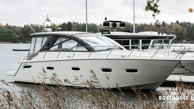 Sealine SC35 — Cruising