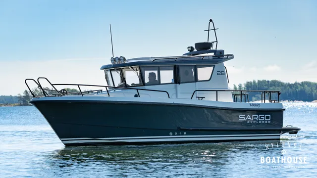 Sargo 28 Explorer — Merellä