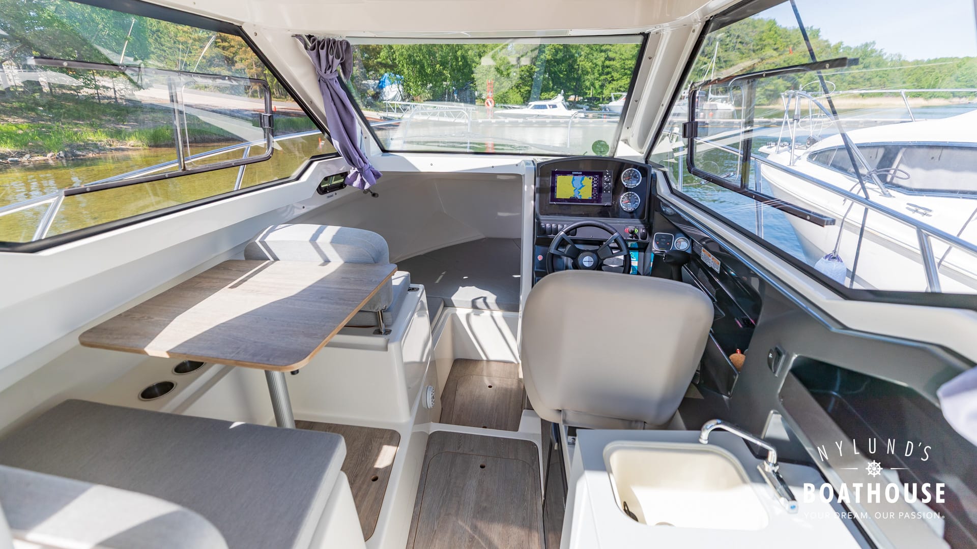 Quicksilver Activ 675 Weekend - Image 15