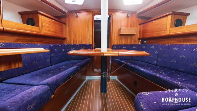 Delphia  D37