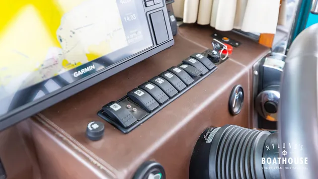 Brizo Yachts 28
