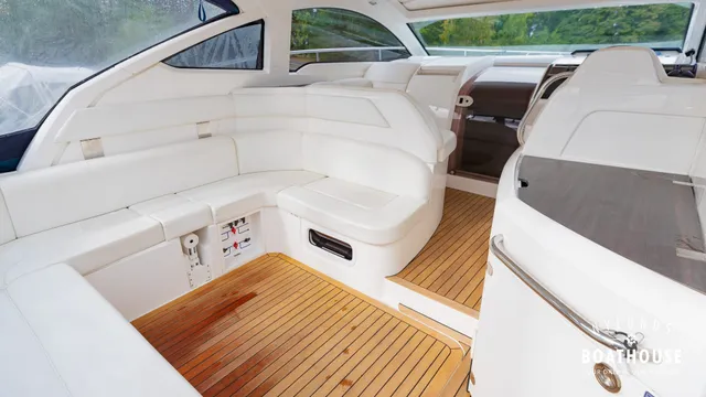 Fairline Targa 38 — Sisätilat
