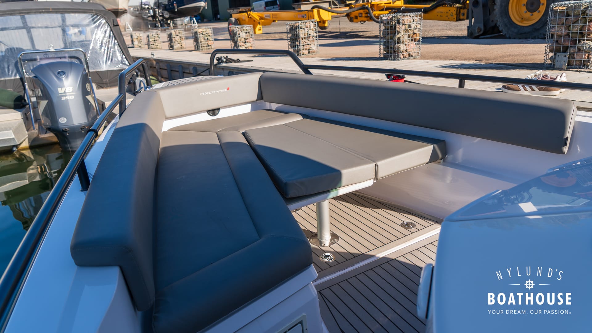 Axopar 28 Cabin - Image 52