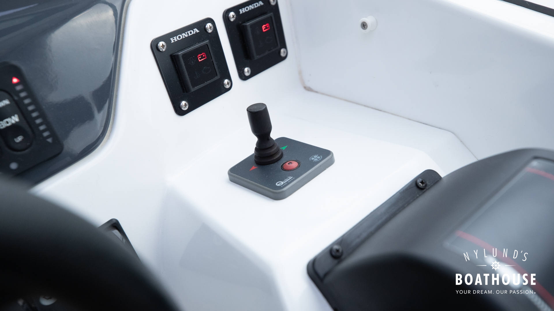 Beneteau Antares 8.80 OB - Image 17
