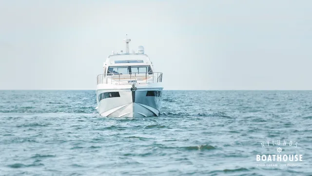 Azimut 55S