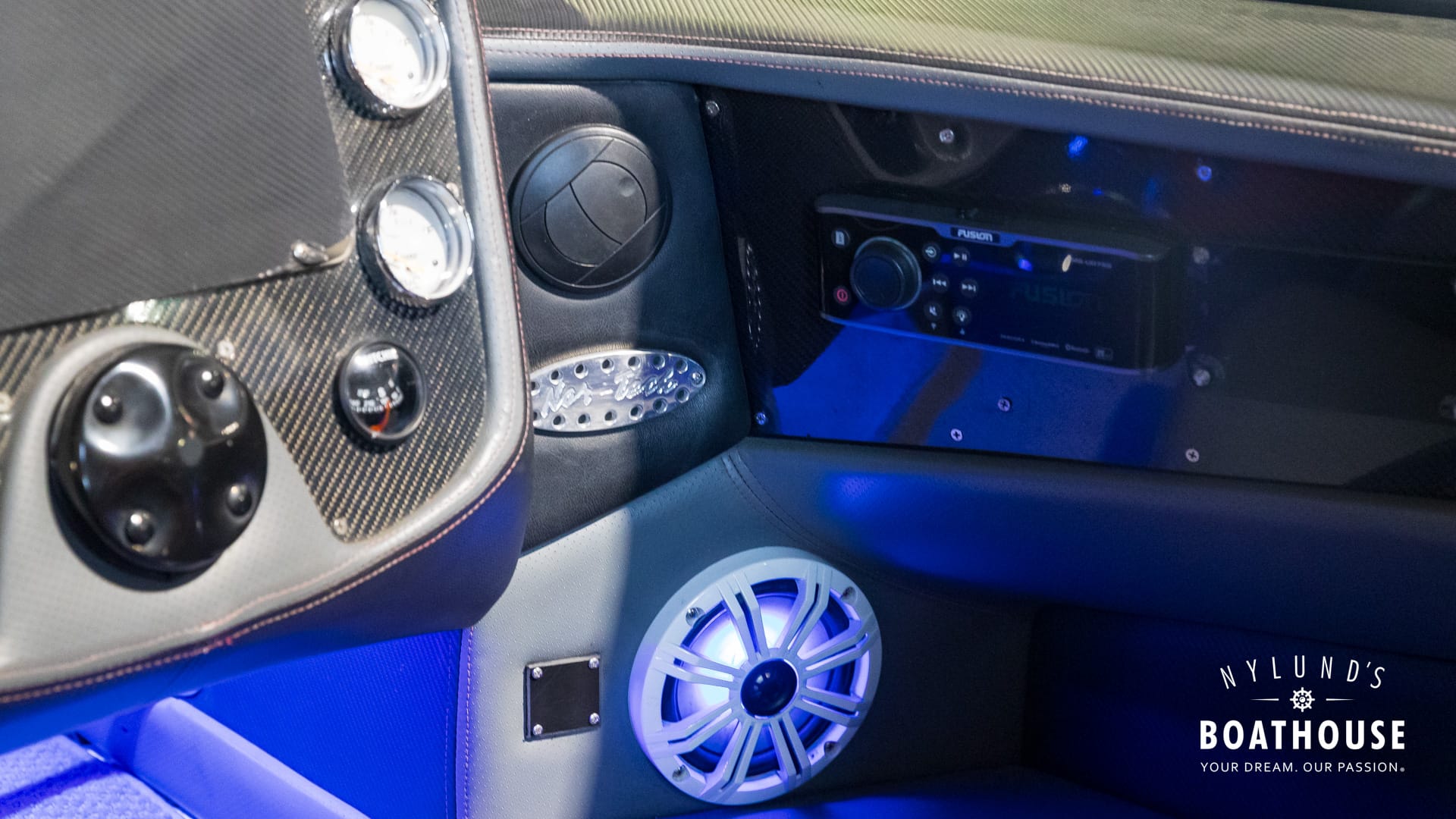 Nor-tech 4300 Supercat Roadster - Image 47