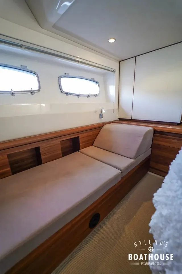 Sealine F46 — Intérieur
