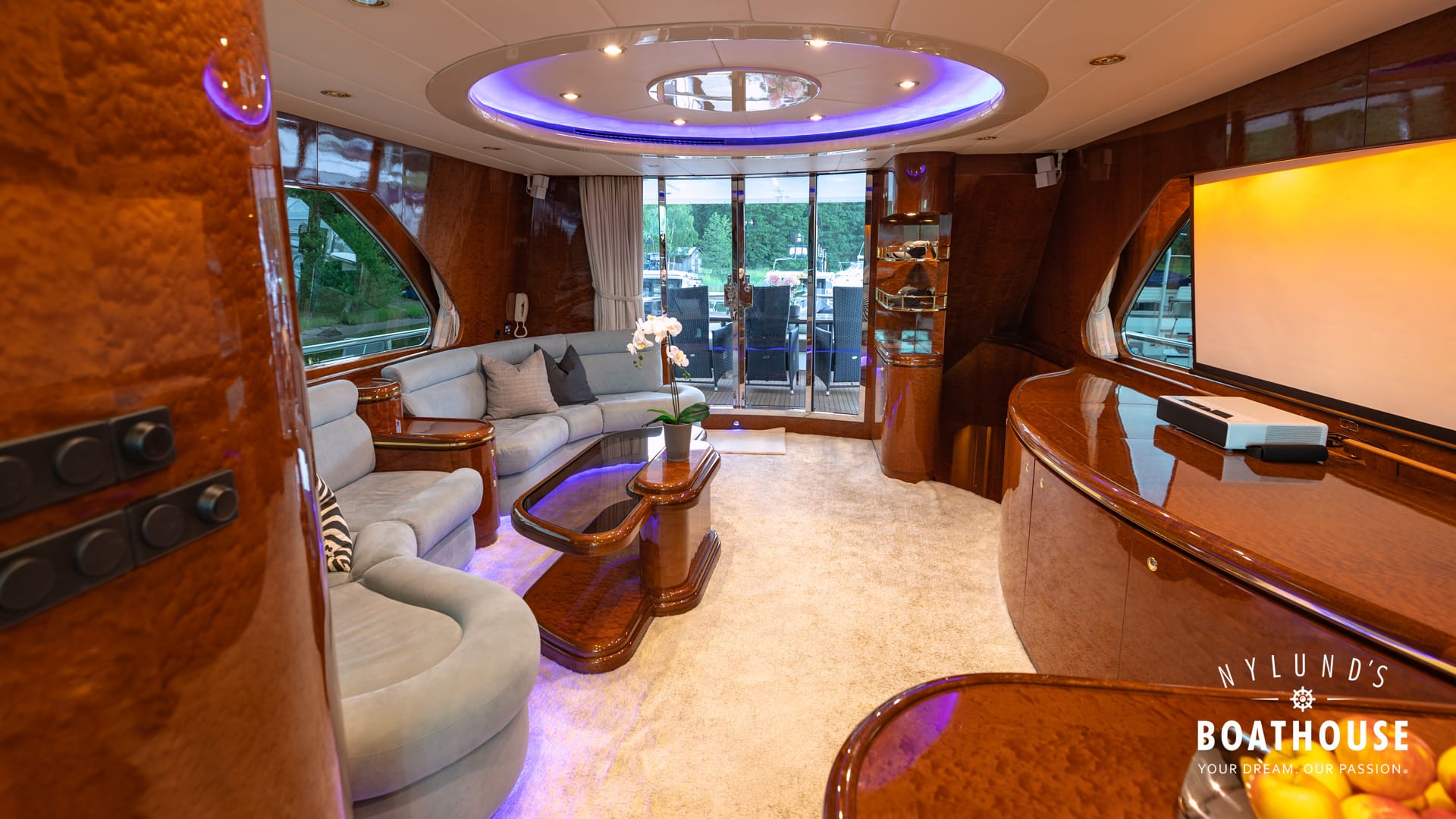 Elegance 68 - Image 25