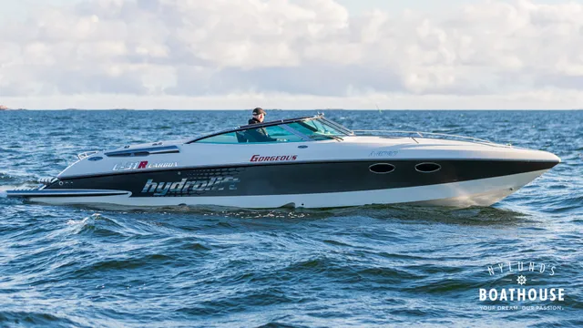 Hydrolift C-31 R Carbon — Cruising