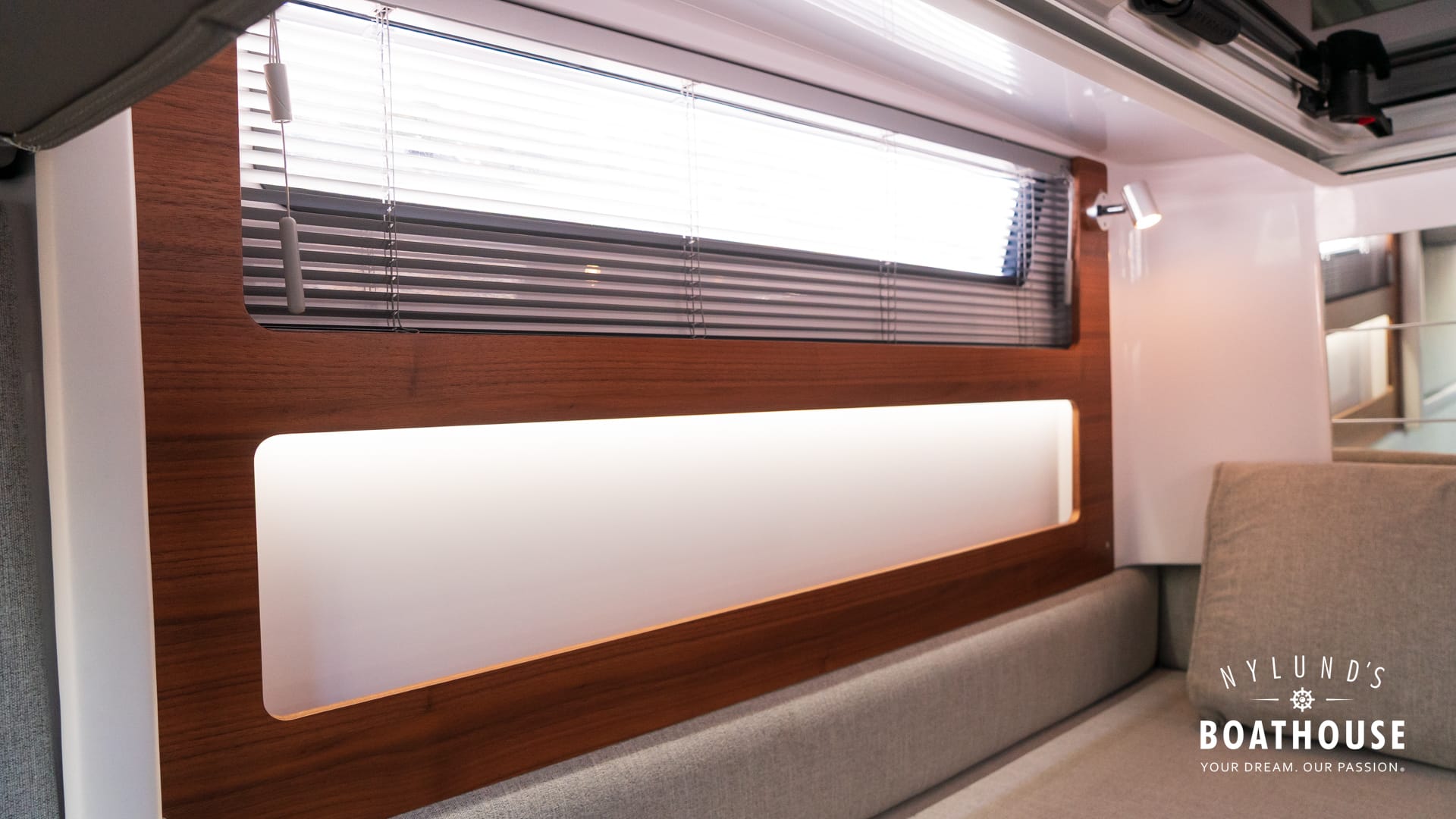 Axopar 28 Cabin - Image 88