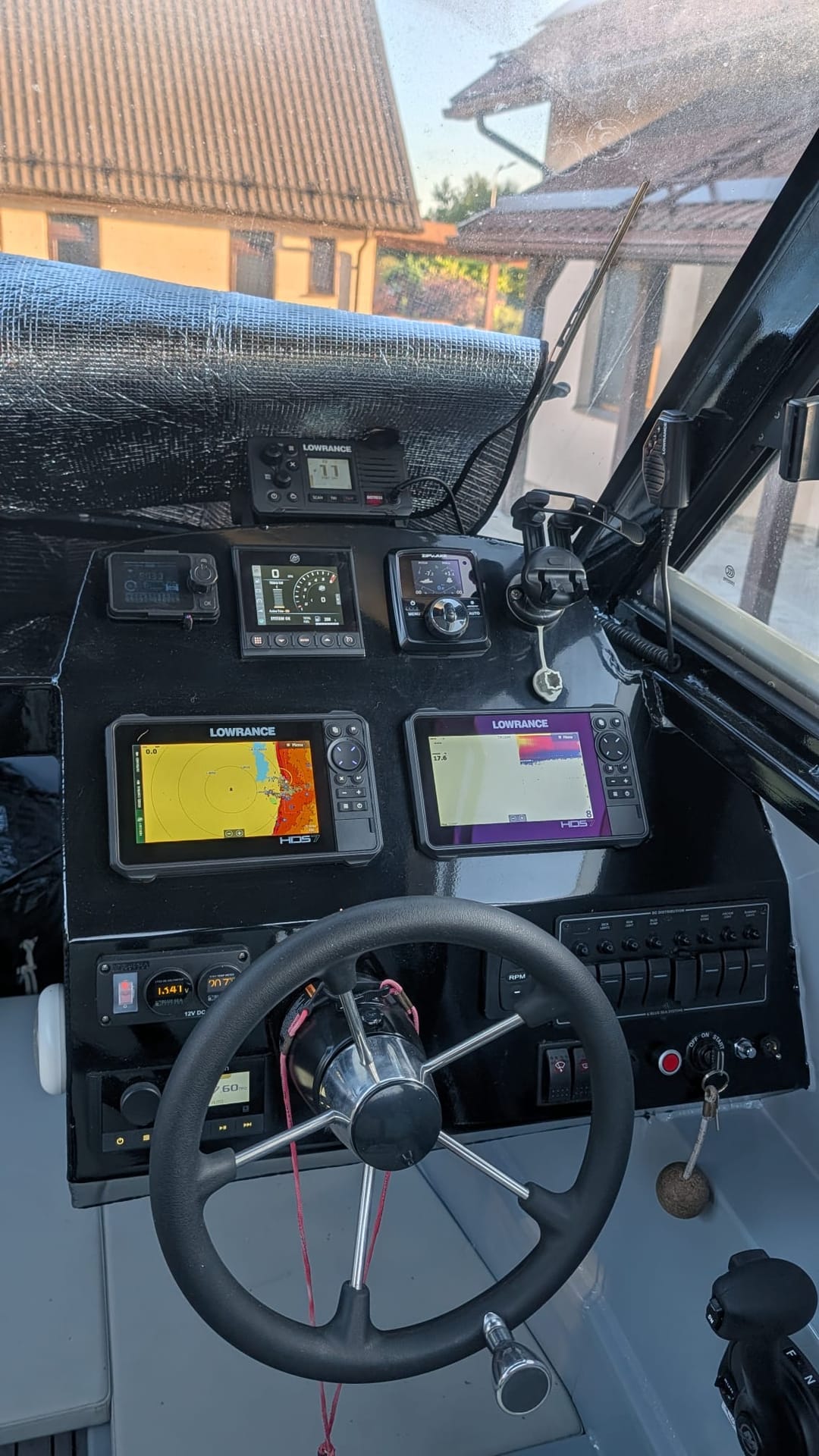 R - Image 8