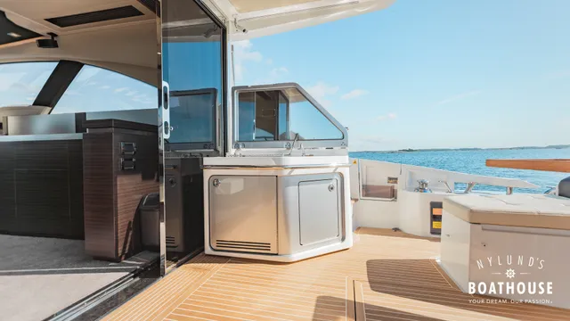 Azimut 55S