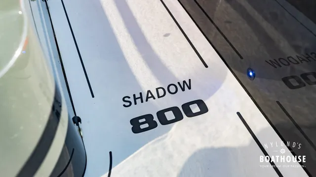 Axopar Brabus Shadow 800 Sun Top — Extérieur