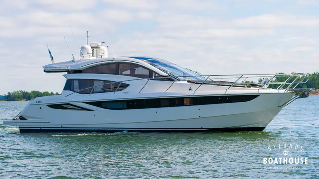 Galeon 430 HTC — Merellä