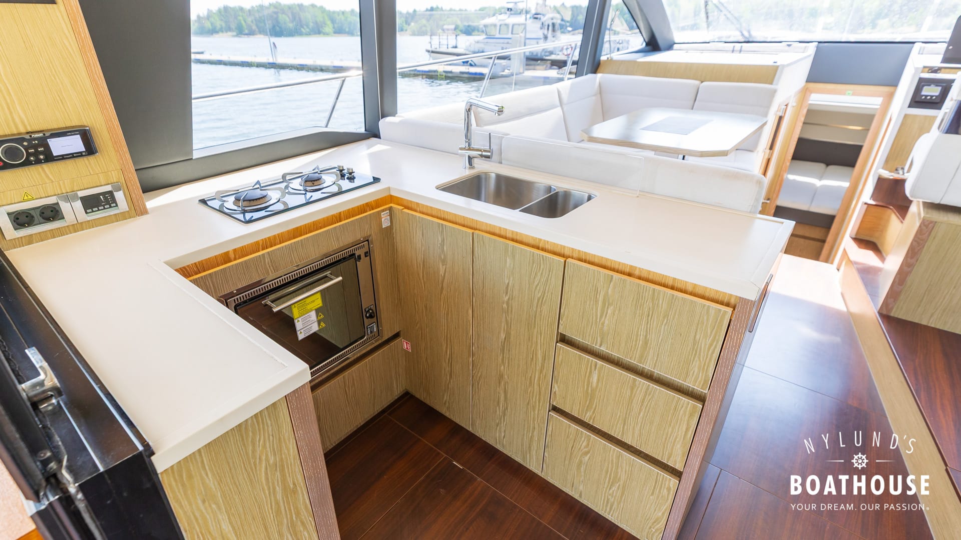 Sealine F430 - Image 37