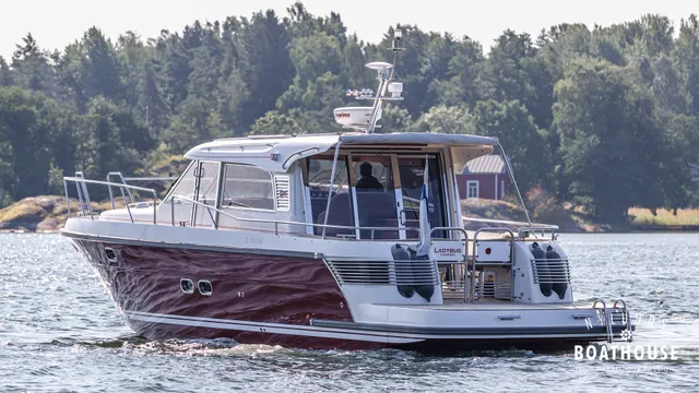 Nimbus 43 Nova — Cruising