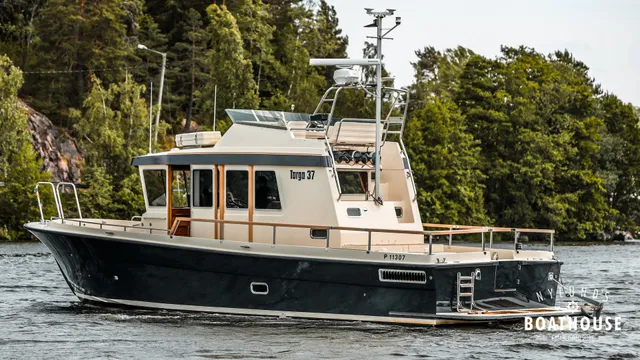 Targa 37 HiFly — Cruising