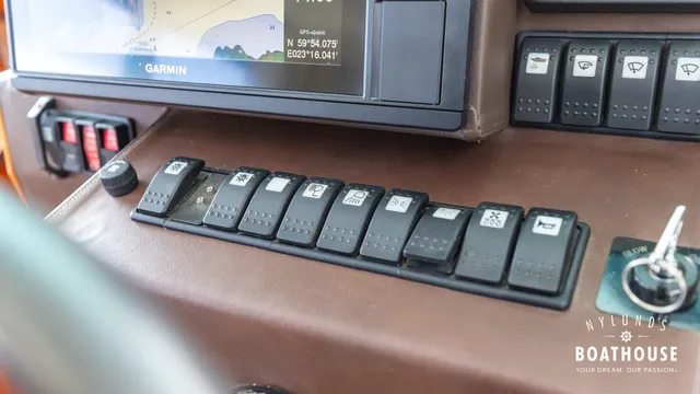 Brizo Yachts 28