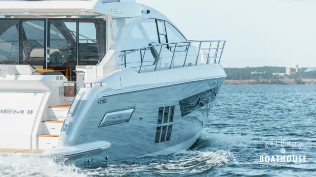 Azimut 55S