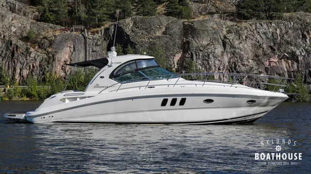 Sea Ray 395 Sundancer — Cruising