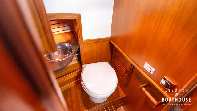Brizo Yachts 28