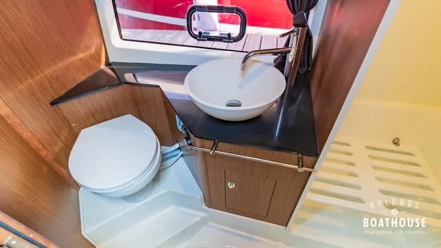 Beneteau Flyer 10 — Interior