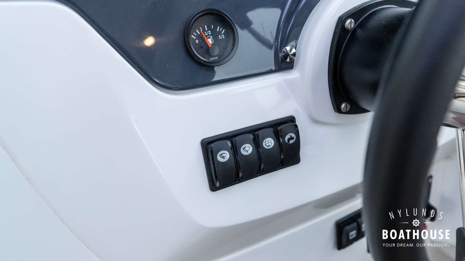 Beneteau Antares 8.80 OB - Image 43