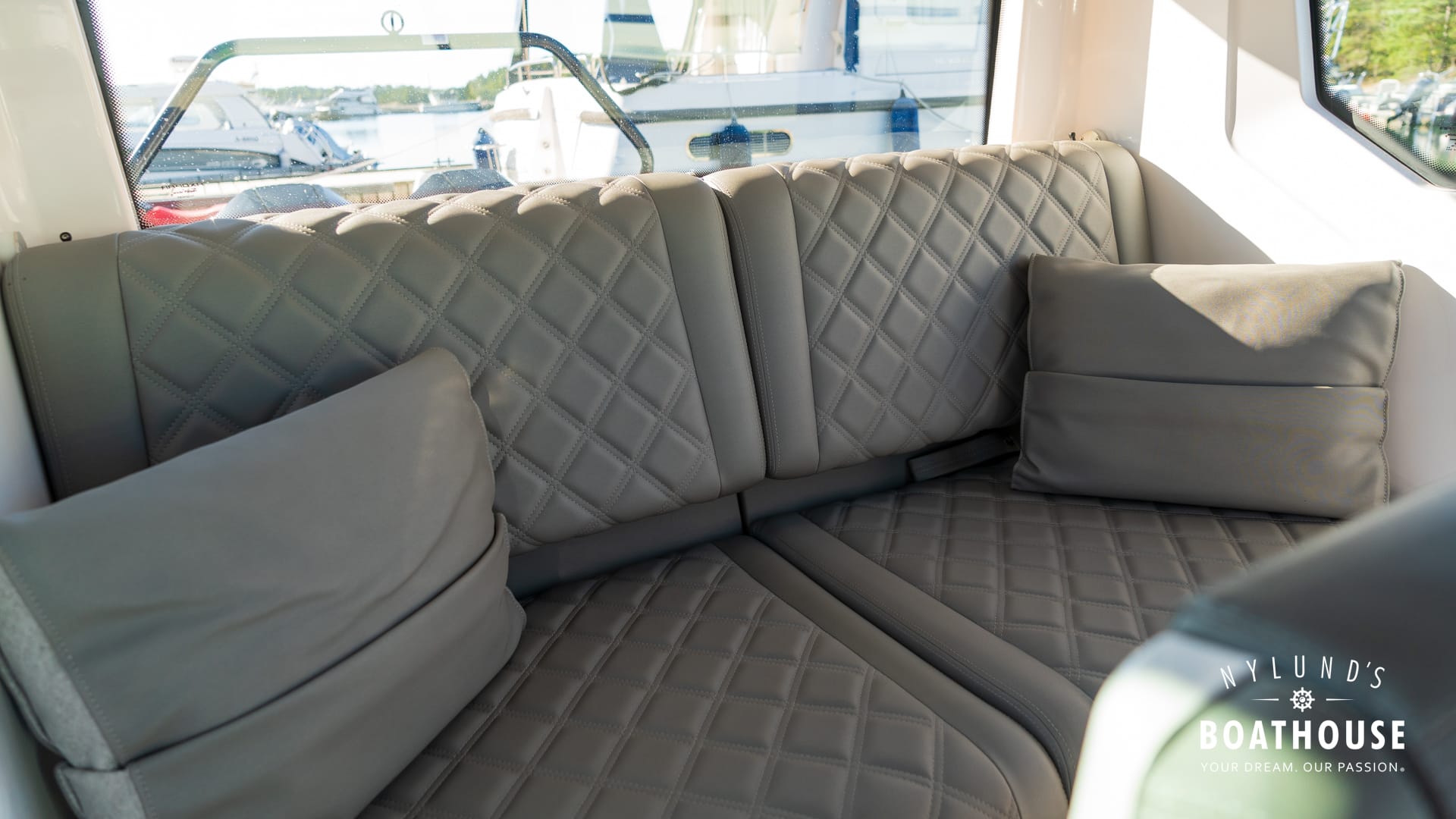 Axopar 28 Cabin - Image 67
