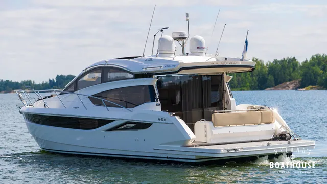 Galeon 430 HTC — Merellä