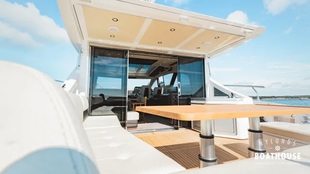 Azimut 55S