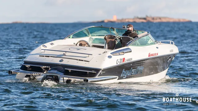 Hydrolift C-31 R Carbon — Cruising